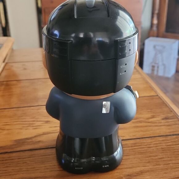 5/$15 NHL licensed Vegas Golden Knight BIG SIP 16 oz water bottle - Picture 4 of 8